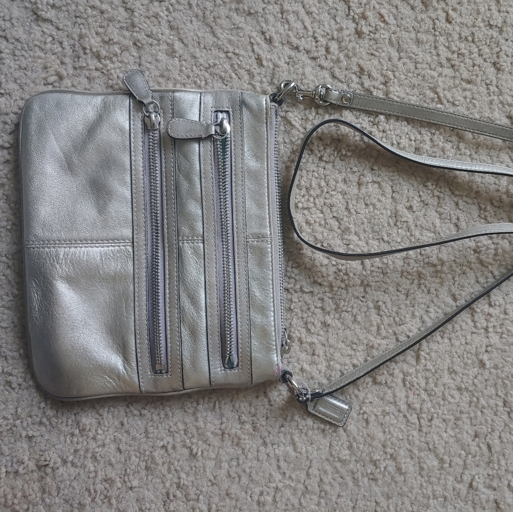 Coach flat cross body - silver leather